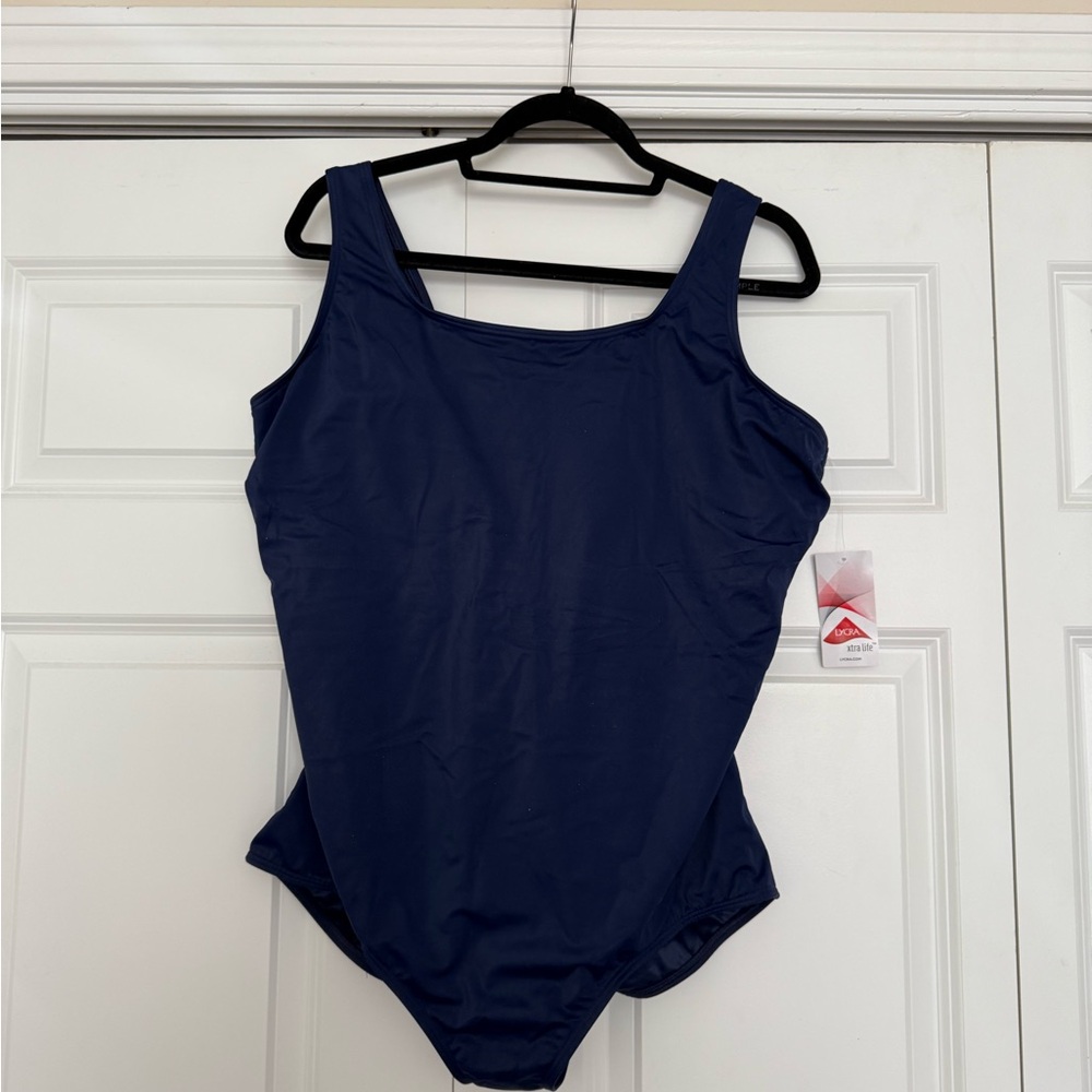 Lands’ End One Piece Swimsuit - Picture 5 of 10
